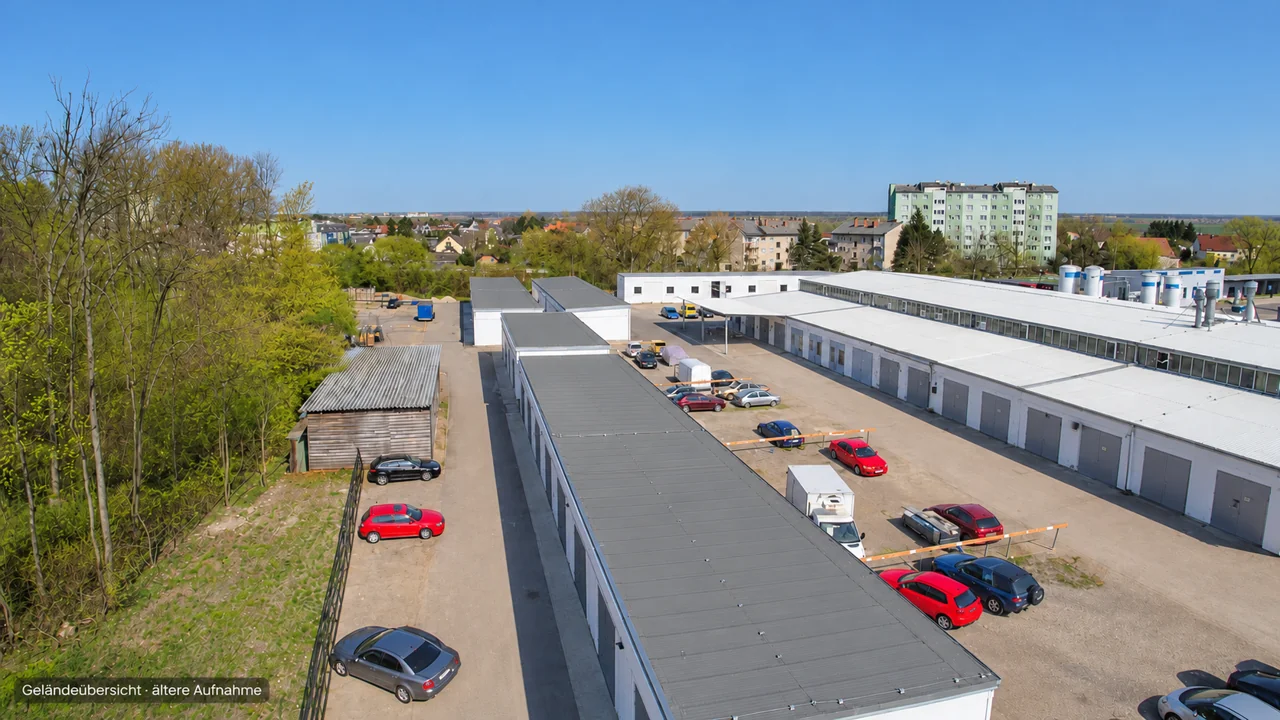 Ältere Luftaufnahme des Hallengeländes in Eggendorf